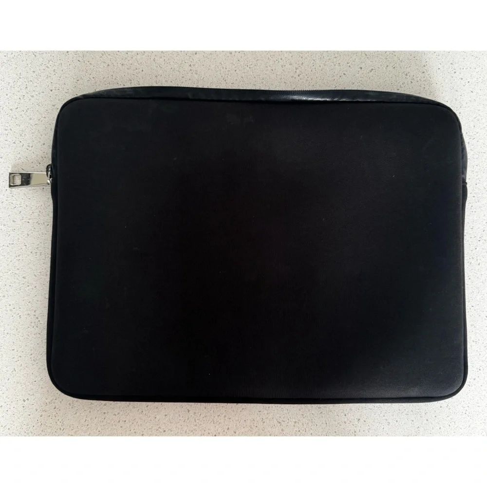 Marc Jacobs New York Zip Up Zippered Protective Laptop Case
